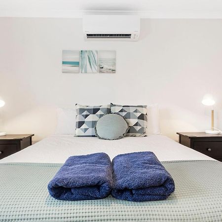 Observatory Guesthouse - Adults Only Бъселтън Екстериор снимка