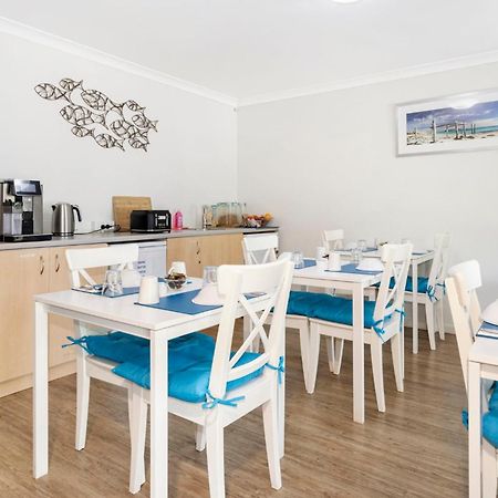Observatory Guesthouse - Adults Only Бъселтън Екстериор снимка