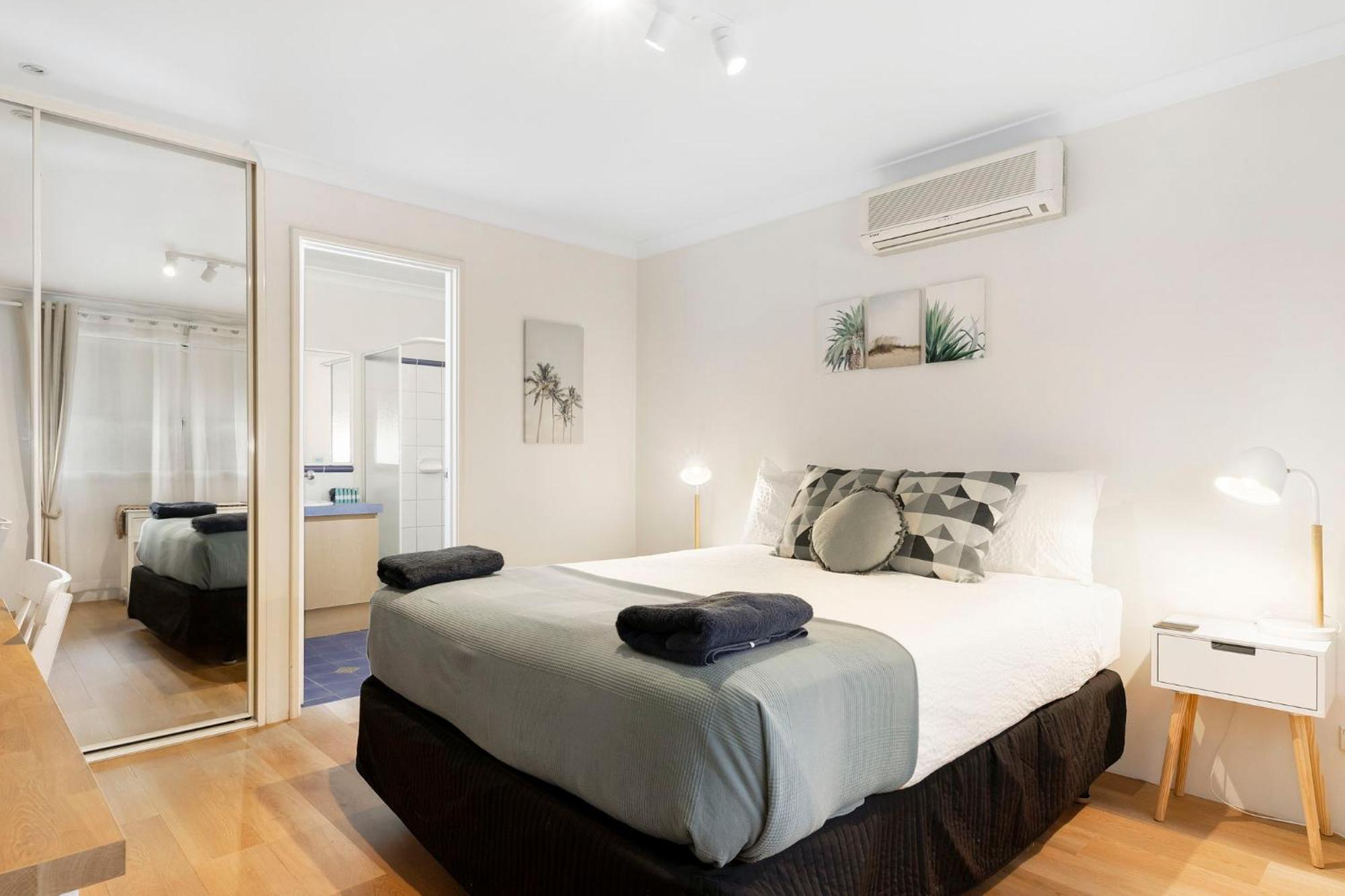Observatory Guesthouse - Adults Only Бъселтън Екстериор снимка