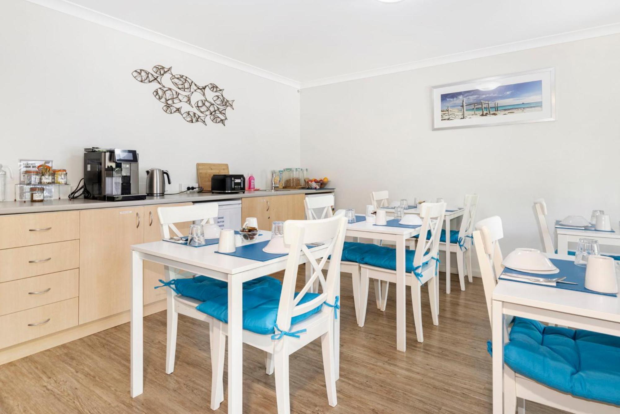 Observatory Guesthouse - Adults Only Бъселтън Екстериор снимка