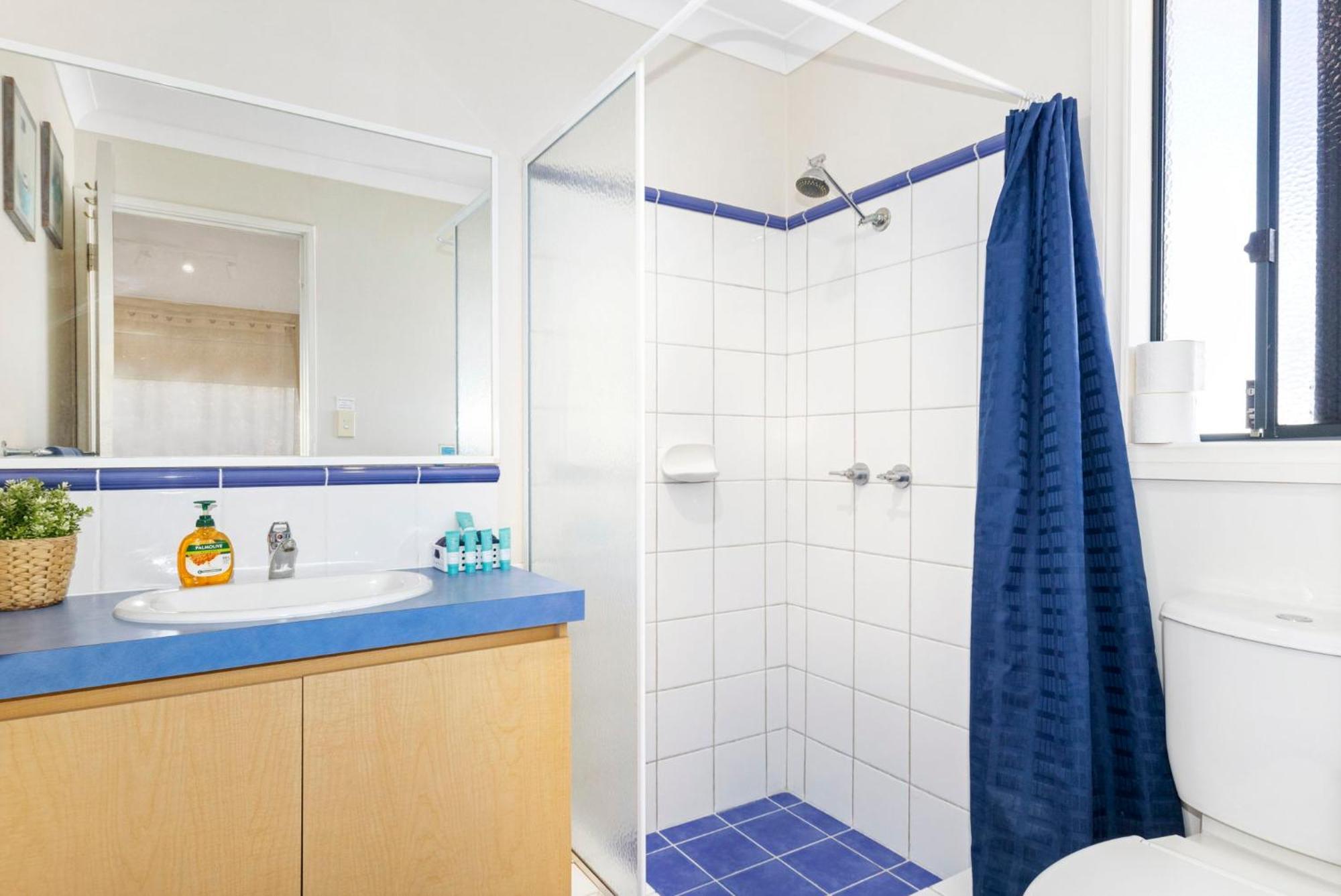 Observatory Guesthouse - Adults Only Бъселтън Екстериор снимка