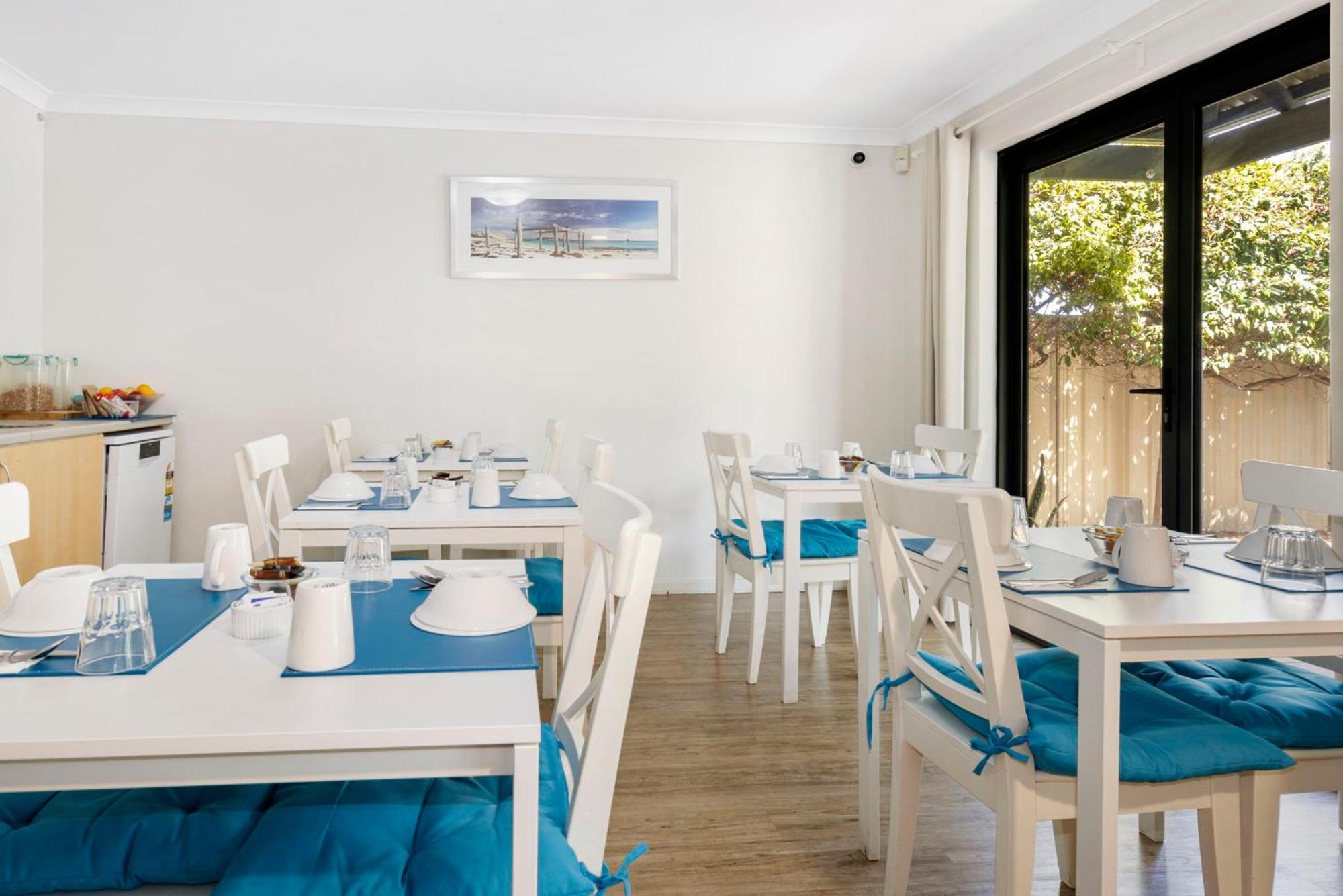 Observatory Guesthouse - Adults Only Бъселтън Екстериор снимка