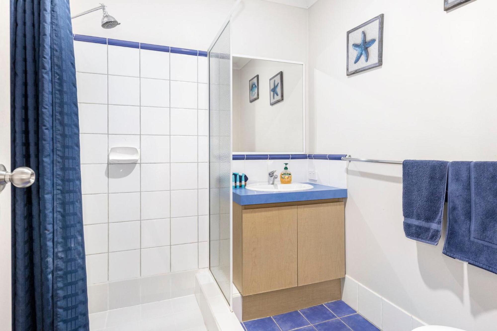 Observatory Guesthouse - Adults Only Бъселтън Екстериор снимка