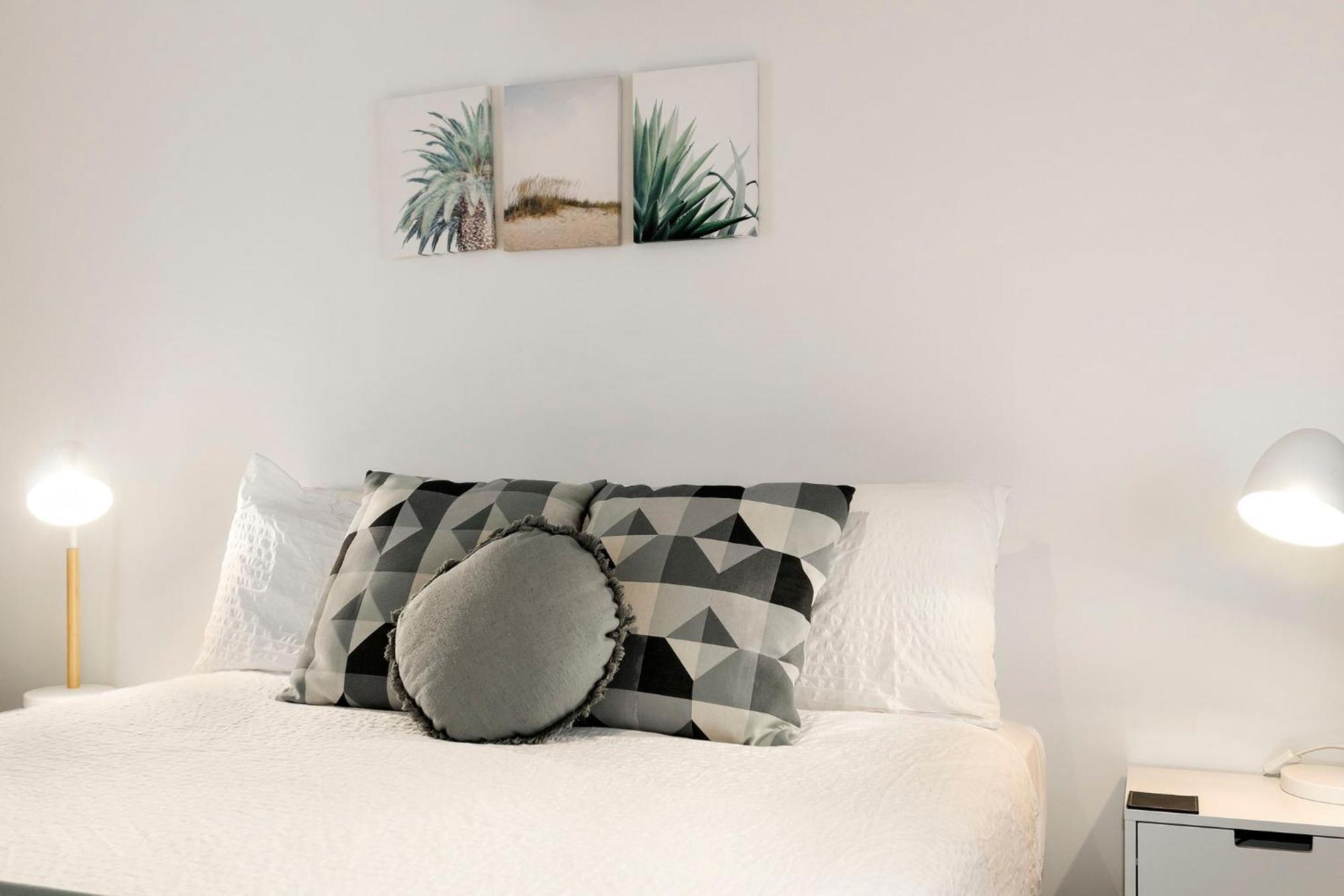 Observatory Guesthouse - Adults Only Бъселтън Екстериор снимка