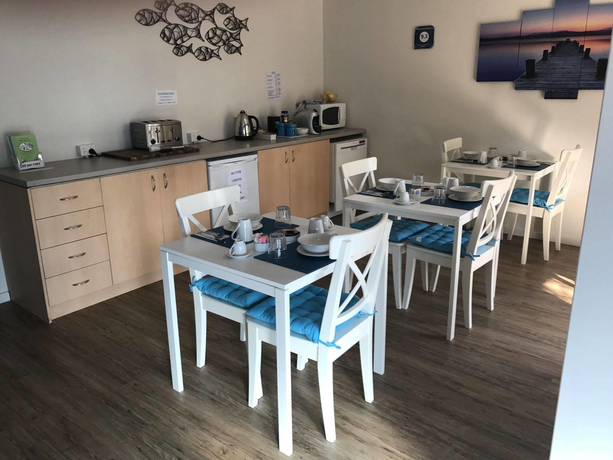 Observatory Guesthouse - Adults Only Бъселтън Екстериор снимка